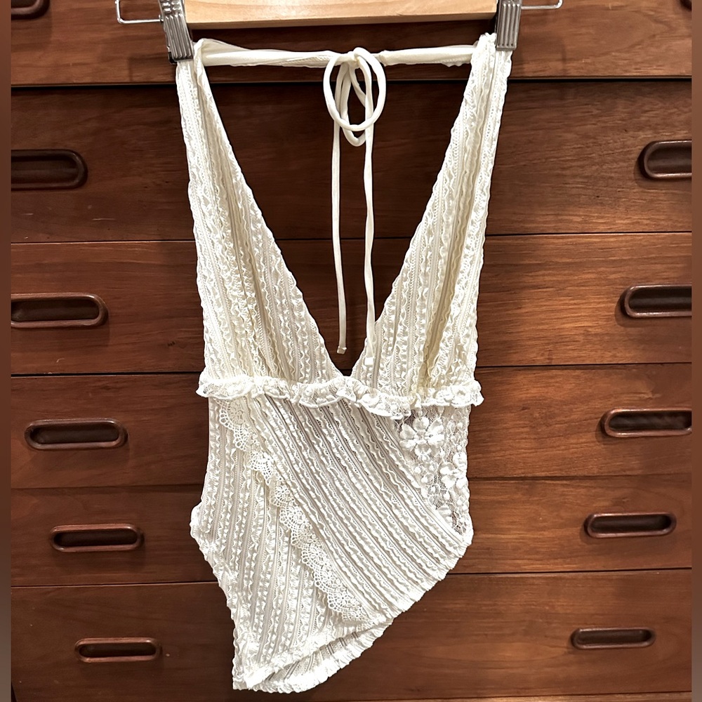 West of Melrose Lace Cream Halter Top - Size M